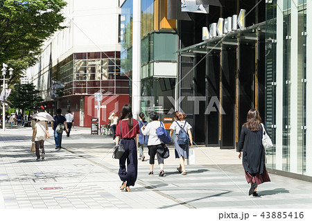 名古屋市中区栄 大津通 ラシック前の賑わい 名古屋市中区栄 大津通 ラシック前の賑わい 43885416