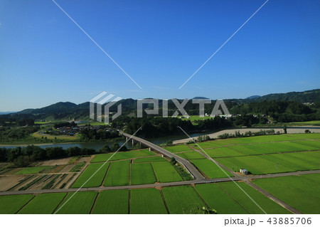 関越自動車道越後川口サービスエリアから見ゆる田園風景 43885706