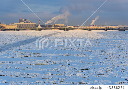 Trinity Bridge over frozen Neva River Trinity Bridge over frozen Neva River 43888271