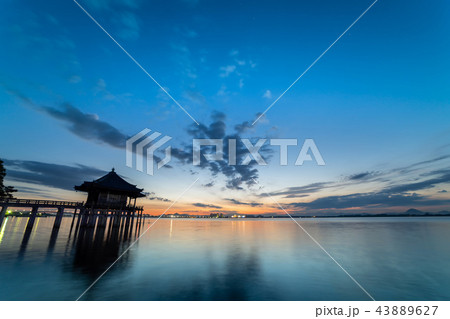 浮御堂の夜明け 43889627