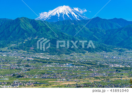 《山梨県》笛吹川フルーツ公園より眺める富士山 《山梨県》笛吹川フルーツ公園より眺める富士山 43891040