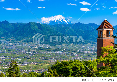 《山梨県》笛吹川フルーツ公園より眺める富士山 《山梨県》笛吹川フルーツ公園より眺める富士山 43891043
