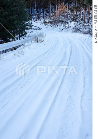 雪道 雪道 43897389