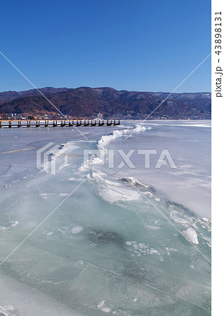 【長野県】御神渡り・おみわたり 諏訪湖 （赤砂崎公園グランド付近） 2018 43898131