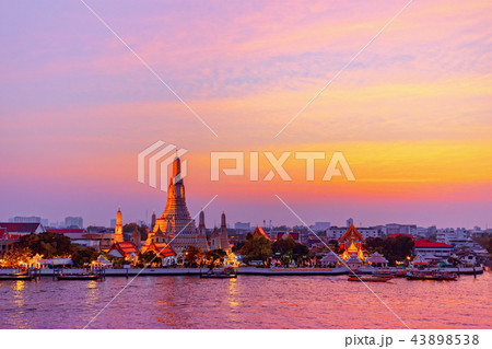 The landscape photo of Wat Arun 43898538