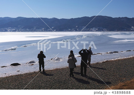 【長野県】御神渡り・おみわたり 諏訪湖 (赤砂崎公園グランド付近) 2018 【長野県】御神渡り・おみわたり 諏訪湖 (赤砂崎公園グランド付近) 2018 43898688