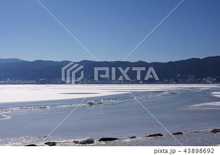 【長野県】御神渡り・おみわたり 諏訪湖 （赤砂崎公園グランド付近） 2018 43898692