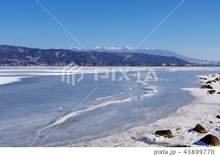 【長野県】御神渡り・おみわたり 諏訪湖 (岡谷市立湊小学校付近) 2018 【長野県】御神渡り・おみわたり 諏訪湖 (岡谷市立湊小学校付近) 2018 43899770