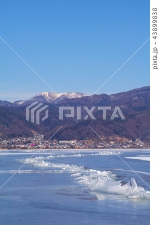 【長野県】御神渡り・おみわたり 諏訪湖 （岡谷市立湊小学校付近） 2018 43899838