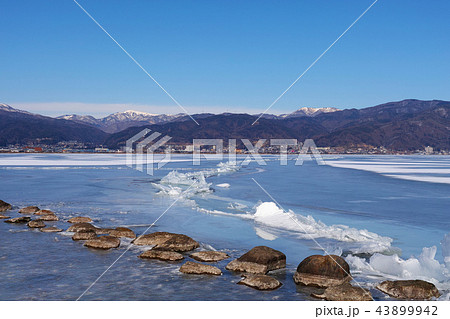 【長野県】御神渡り・おみわたり 諏訪湖 (岡谷市立湊小学校付近) 2018 【長野県】御神渡り・おみわたり 諏訪湖 (岡谷市立湊小学校付近) 2018 43899942