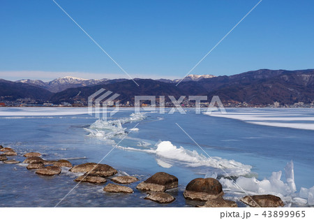 【長野県】御神渡り・おみわたり 諏訪湖 (岡谷市立湊小学校付近) 2018 【長野県】御神渡り・おみわたり 諏訪湖 (岡谷市立湊小学校付近) 2018 43899965
