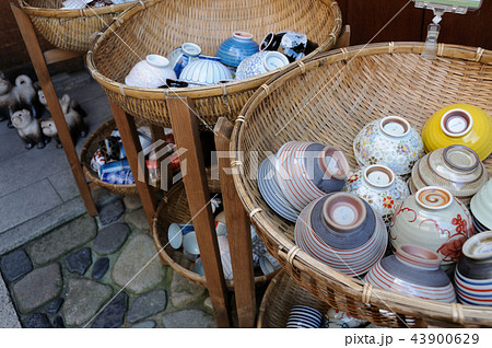 瀬戸物屋の店頭 瀬戸物屋の店頭 43900629