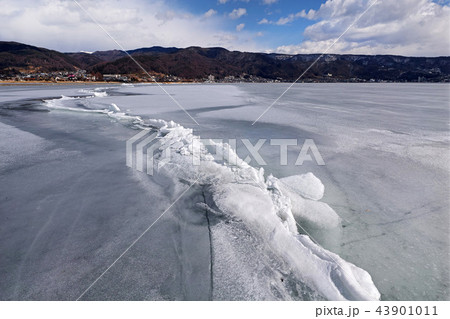 【長野県】御神渡り・おみわたり 諏訪湖 （赤砂崎公園グランド付近） 2018 43901011