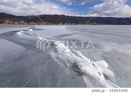 【長野県】御神渡り・おみわたり 諏訪湖 （赤砂崎公園グランド付近） 2018 43901040