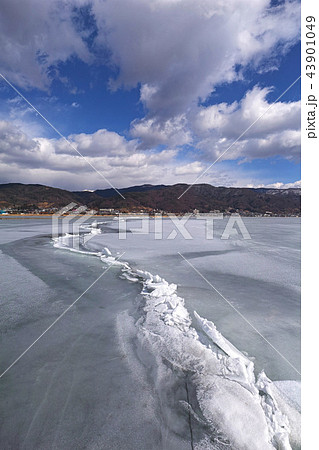 【長野県】御神渡り・おみわたり 諏訪湖 (赤砂崎公園グランド付近) 2018 【長野県】御神渡り・おみわたり 諏訪湖 (赤砂崎公園グランド付近) 2018 43901049