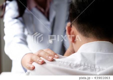 Doctor and patient. Doctor and patient. 43901063