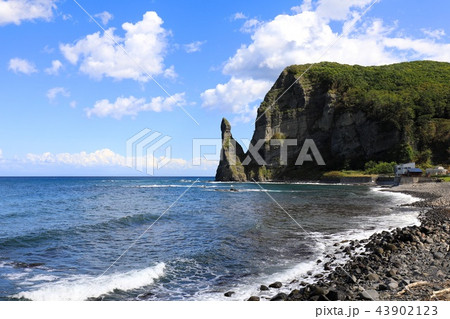 セタカムイ岩を遠くから撮る セタカムイ岩を遠くから撮る 43902123