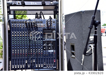音楽イベントで使われるPA機器 43902820