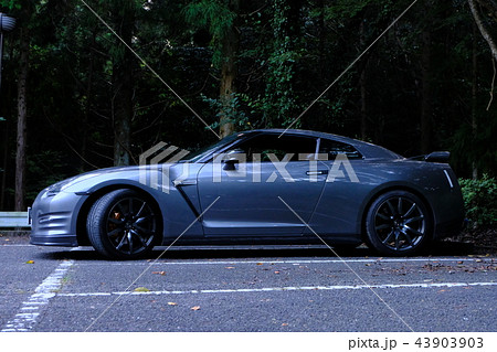 NISSAN GT-R R35 NISSAN GT-R R35 43903903