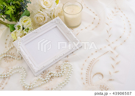 お洒落な写真立て 43906507