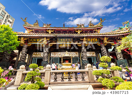 台湾 龍山寺の中殿 43907715