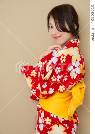 浴衣の女性 浴衣の女性 43908619