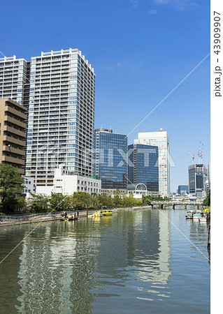 東京　芝浦　運河沿いの風景 43909907