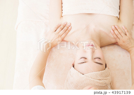 エステ　女性　ビューティー　美容　エステサロン 43917139