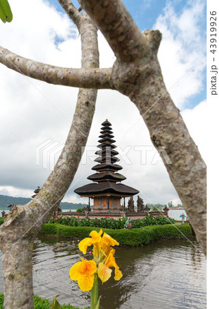 Pura Ulun Danu temple on a lake Beratan 43919926