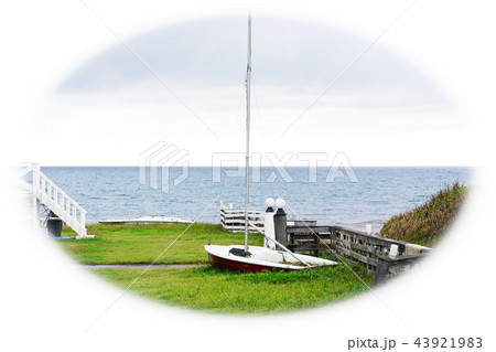 夏の終わりの海辺、ディンギーのある風景 夏の終わりの海辺、ディンギーのある風景 43921983