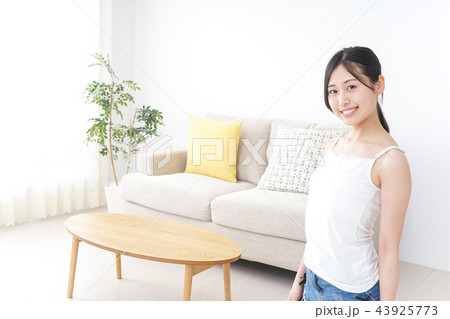 若い女性 43925773