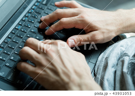 online IT QA engineer coding app testing hand type online IT QA engineer coding app testing hand type 43931053