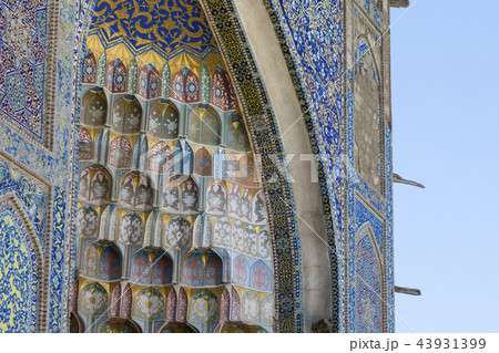 Decorative patterns and architectural details 43931399