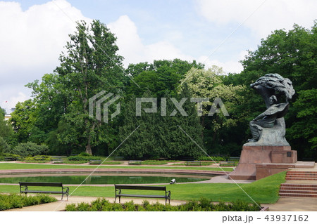 ポーランド ワルシャワのワジェンキ公園 43937162