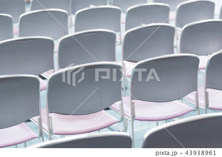 会場のイス 43938961