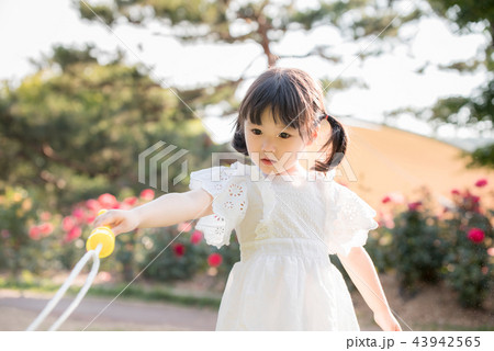 人 人間 屋外 43942565