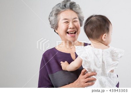 高齢者 老人 韓国人 43943303
