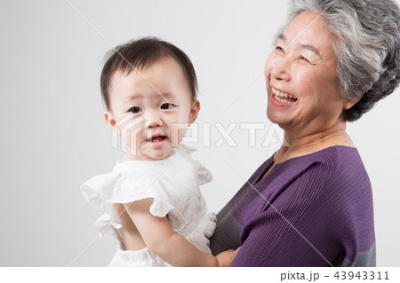 高齢者 老人 韓国人 43943311