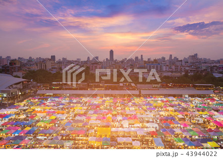 Aerial view multiple colour flea market roof top Aerial view multiple colour flea market roof top 43944022