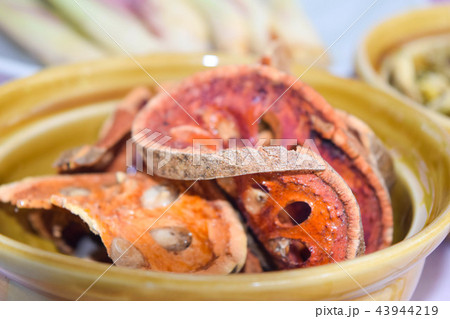 close up dry quince,edge focus close up dry quince,edge focus 43944219
