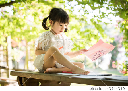 夏 韓国人 女性 43944310