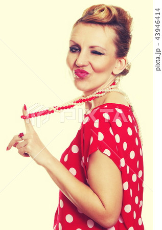 Retro fashion woman in dress Retro fashion woman in dress 43946414