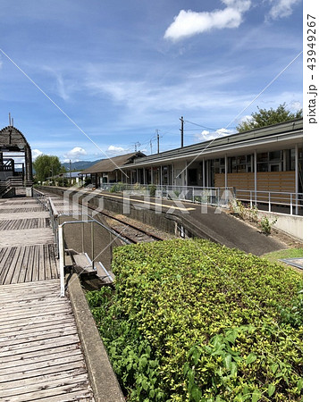 ローカル線の始発駅 ローカル線の始発駅 43949267