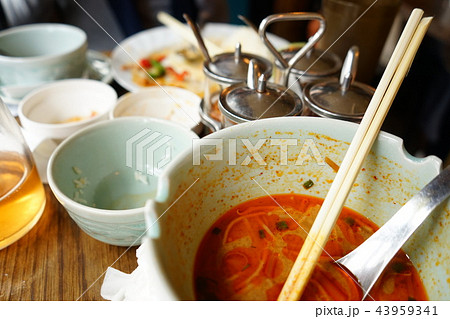 食べ終わったお皿 食べ終わったお皿 43959341