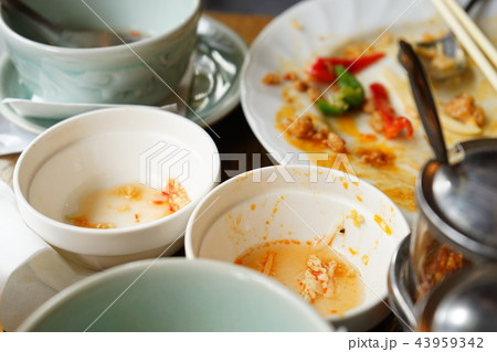 食べ終わったお皿 食べ終わったお皿 43959342