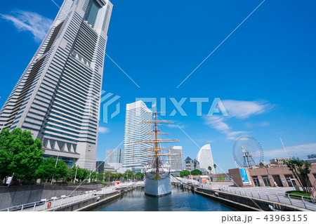 横浜 日本丸とランドマークタワー 横浜 日本丸とランドマークタワー 43963155
