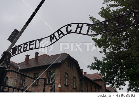 ポーランド クラクフ郊外のアウシュヴィッツ強制収容所 ポーランド クラクフ郊外のアウシュヴィッツ強制収容所 43963992