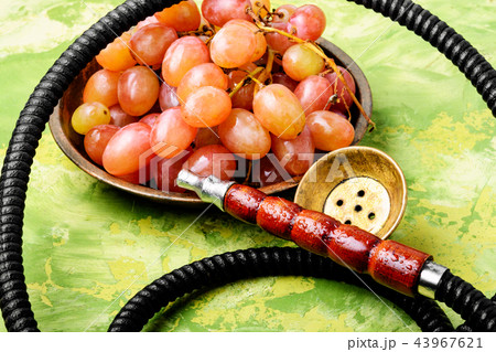 Hookah with autumn grapes 43967621