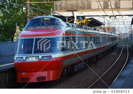 夕暮のロマンスカーLSE 43968453