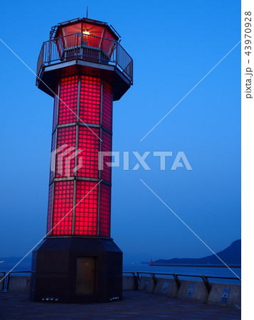 灯台 高松埠頭 日暮れ時 43970928